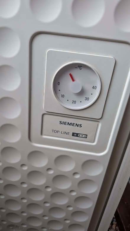 Photo of free Siemens integrated freezer...DOES NOT WORK (St Albans AL4) #4