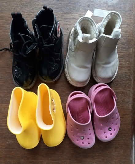 Photo of free TODDLER shoes (Twyford RG10) #1