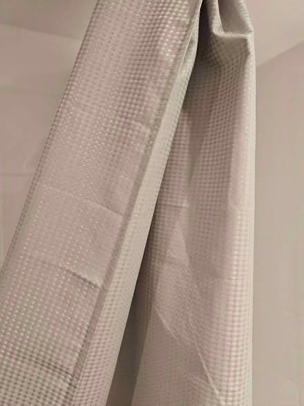 Photo of free Grey Textured Shower Curtain (Monkwick CO2) #3