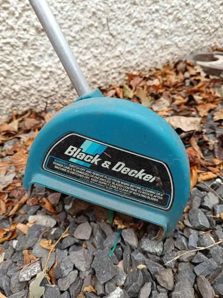 Photo of free Lawn Edger (Pitkeathly Wells PH2) #1