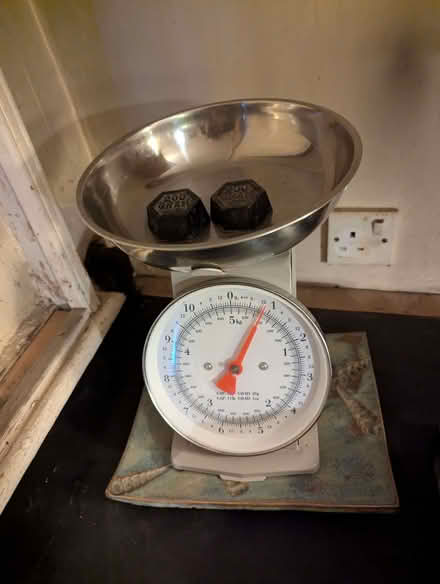 Photo of free Kitchen scales (St Albans AL1) #1