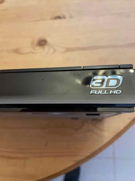 Photo of free 3D Blu-ray player + remote (St Nicholas SG1) #2