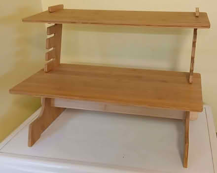Photo of free Standing desk (Pont-dôl-goch SY17) #1