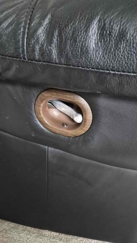 Photo of free Leather recliner 3 seater couch (Kingston Bagpuize OX13) #4