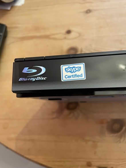 Photo of free 3D Blu-ray player + remote (St Nicholas SG1) #3