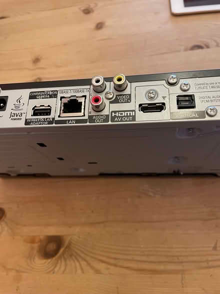 Photo of free 3D Blu-ray player + remote (St Nicholas SG1) #1