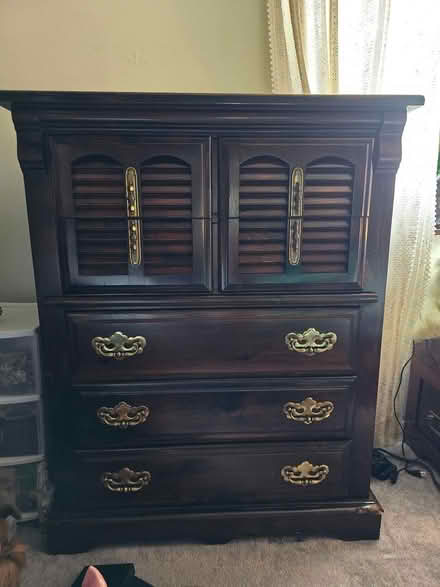 Photo of free Dresser w/mirror & Chest of Drawers (Moraine/Miami Township Area) #2