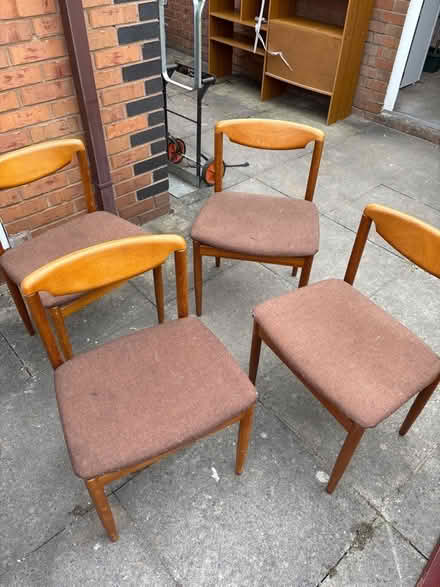 Photo of free Dinning room leaf table and 4 chairs (Wellington TF1) #3