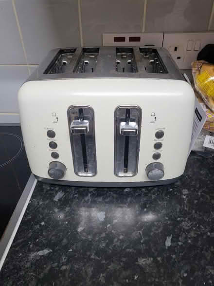 Photo of free 4 slice toaster (SM6) #2