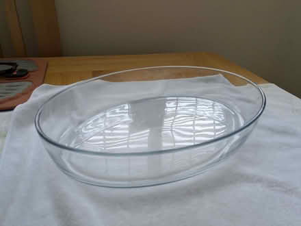 Photo of free Large oval Pyrex dish (Buckhurst Hill IG9) #1