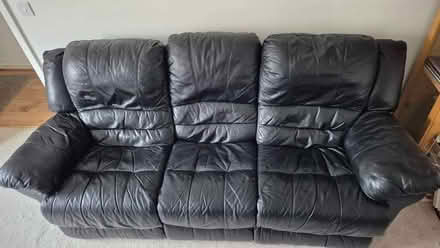 Photo of free Leather recliner 3 seater couch (Kingston Bagpuize OX13) #3