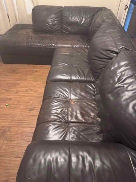 Photo of free Sitting room and center table (Ws2) #1