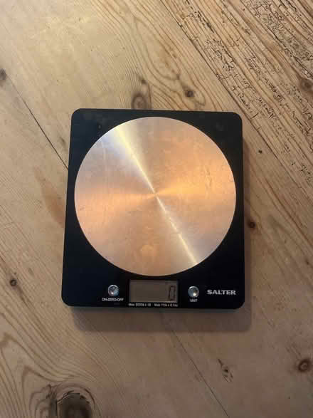 Photo of free Weighing scales - temperamental (Herne Hill SE24) #1