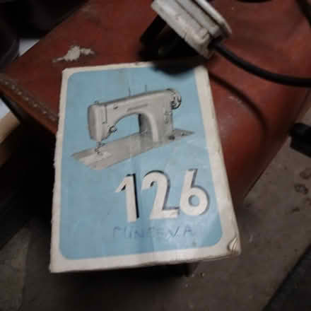 Photo of free Old sewing machine (Anglel near Chapel Market N1) #1