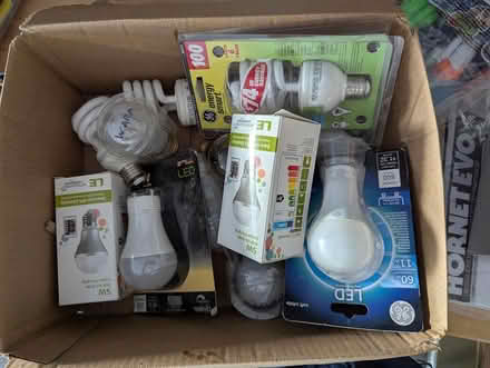 Photo of free Assorted unused light bulbs (Mountain new near 85 & 237) #1