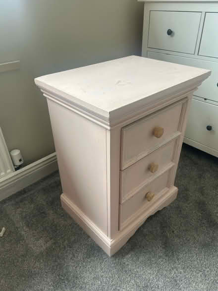 Photo of free Pink bedside draws (lodgemoor S10 S10) #3