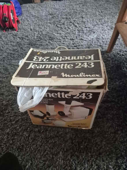 Photo of free Vintage Moulinex Jeannette 243 Electric Mincer/Slicer/Grater (Bengeo SG14) #1