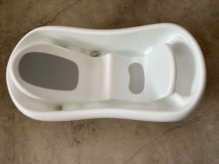 Photo of free Newborn / Infant / Toddler Bathtub (Lawrence Expy and Hwy 280) #1