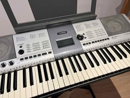 Photo of free Yamaha E403 keyboard (Horn's Mill SG13) #3