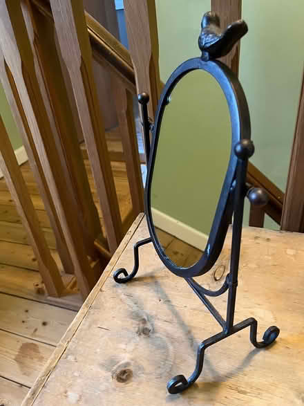 Photo of free small mirror on metal frame (Poulner BH24) #1