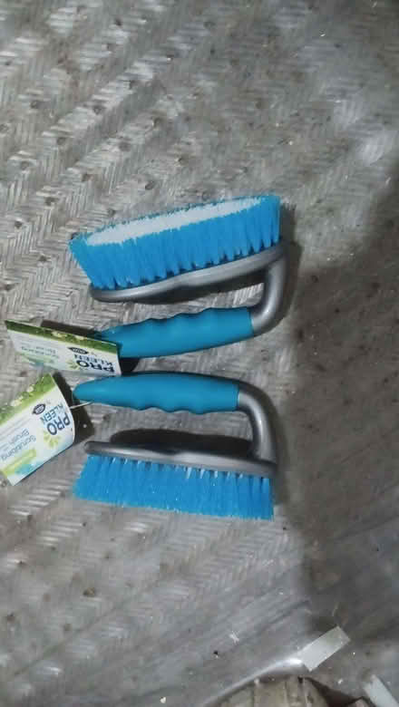 Photo of free brand new scrubbing brushes, with tags (Lewisham SE13) #1