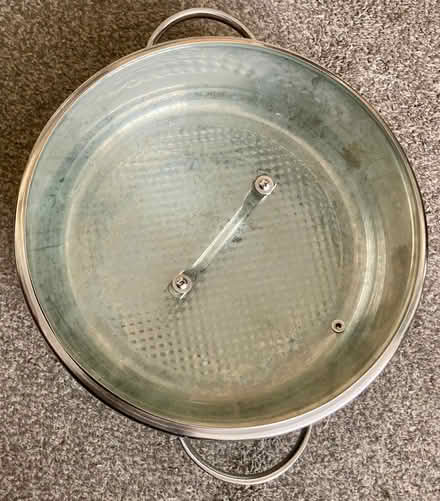 Photo of free deep metal frying pan (Kirkley NR33) #2