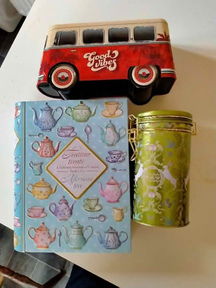Photo of free Biscuit Tins (CT10) #1