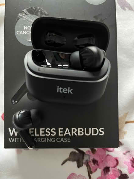 Photo of free Itek wireless earbuds new (Ensleigh) #4