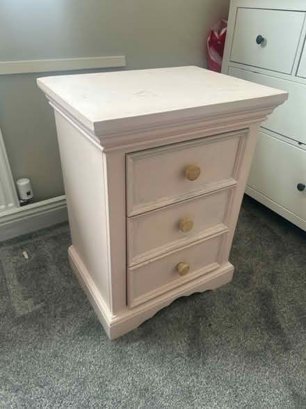 Photo of free Pink bedside draws (lodgemoor S10 S10) #2