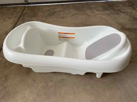 Photo of free Newborn / Infant / Toddler Bathtub (Lawrence Expy and Hwy 280) #3