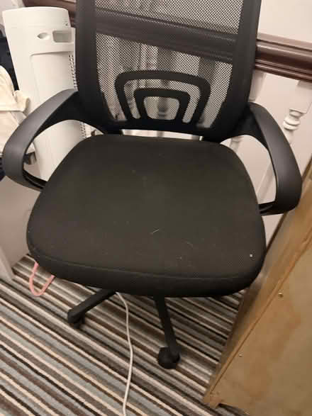 Photo of free Office chairs (IP11) #3