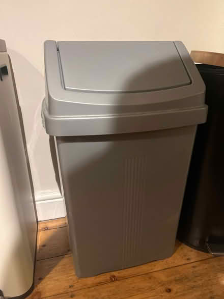 Photo of free Grey 50L swing bin, perfect condition (Earlsfield SW18) #1
