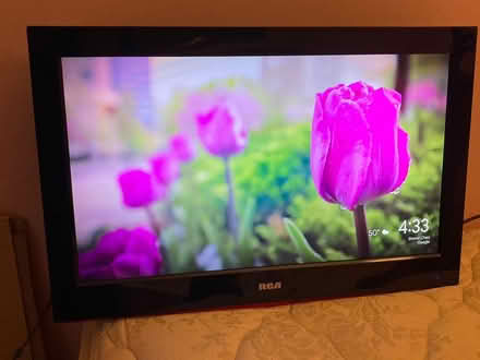 Photo of free RCA 26” TV/ DVD player (Winsted) #1