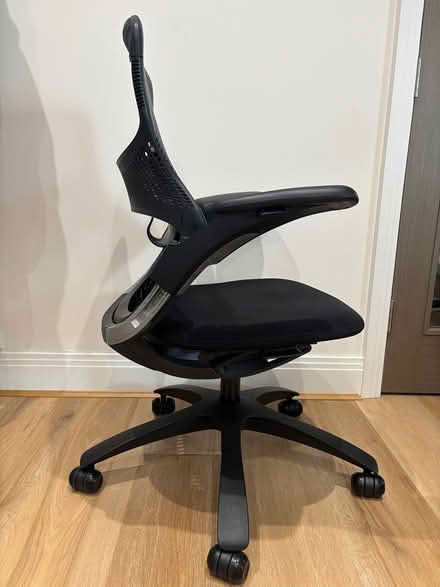 Photo of free Black office chair, wide seat (Amersham HP6) #3