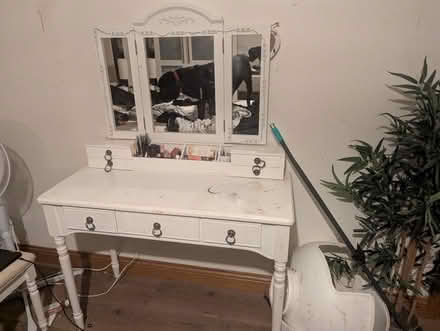 Photo of free Vanity Desk With Drawers (BT31) #2