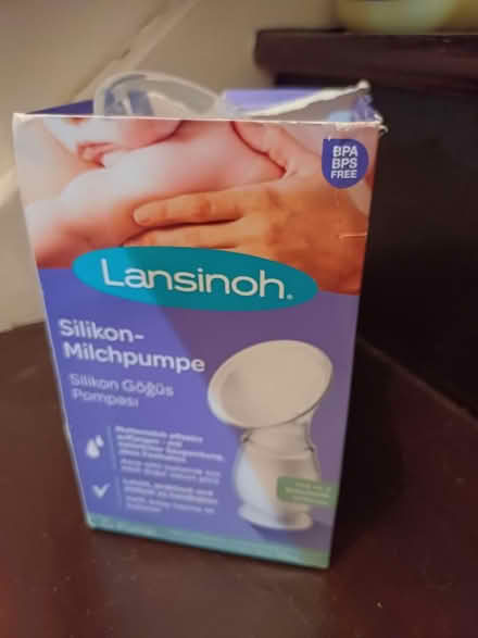 Photo of free Bottles and manual breast pump etc (Hackney N16) #2