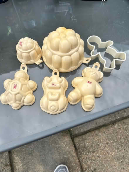 Photo of free 5 Jelly moulds & gingerbread man (Whitwick, Coalville LE67 5BR) #1
