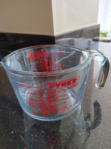 Photo of free Pyrex 1 litre jug (Lower Walkley S6) #1