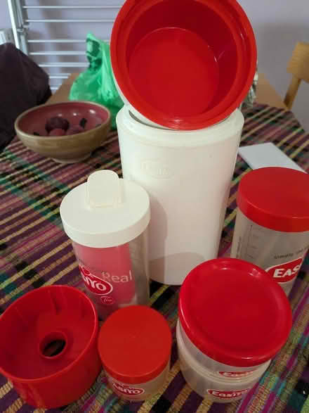 Photo of free EasiYo flask and pots (Bilton HG1) #1