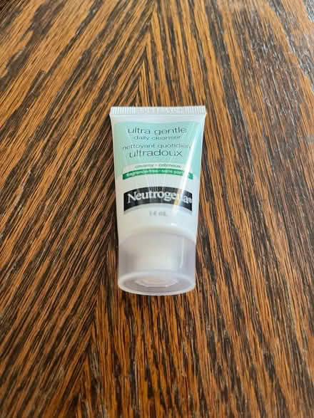 Photo of free Neutrogena daily cleanser samples (Hintonburg) #2