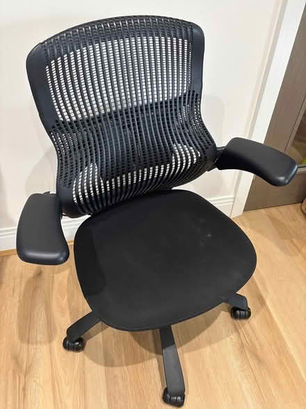 Photo of free Black office chair, wide seat (Amersham HP6) #2