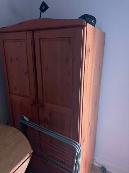Photo of free wardrobe and unit (N21 3EA) #1