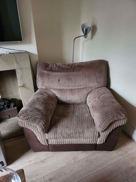 Photo of free Sofa & Chair Set (Burnage M20) #3