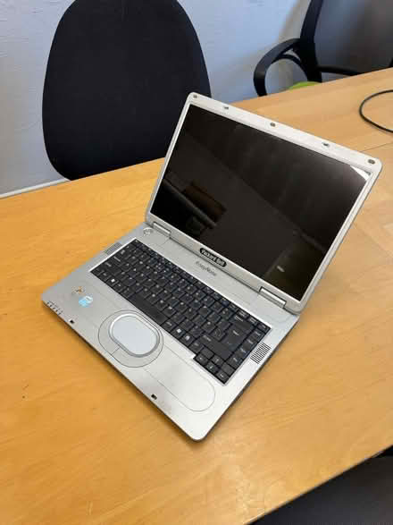 Photo of free Packard Bell Windows XP laptop - screen failed (Walton Manor OX2) #1