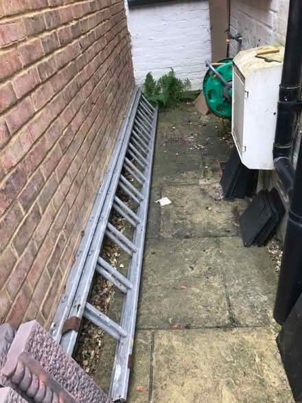 Photo of free Extending ladder (Chilworth) #1