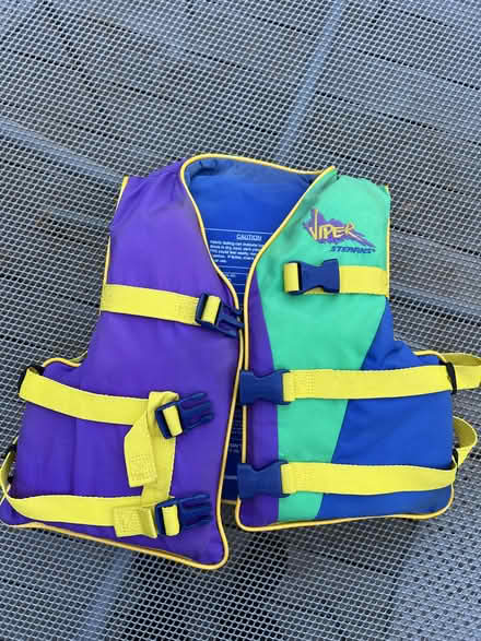 Photo of free Youth Life Vest (Midtown Palo Alto) #1