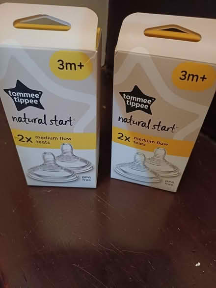 Photo of free Bottles and manual breast pump etc (Hackney N16) #4