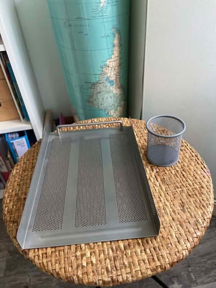Photo of free A4 Metal filing tray and pen pot (Haywards Heath RH16) #1