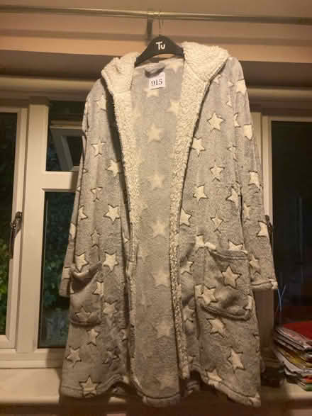 Photo of free New look 12-13yr old dressing gown (BR2) #1