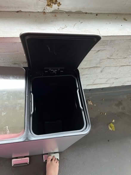Photo of free Pedal bin partially broken (Bermondsey SE16) #2